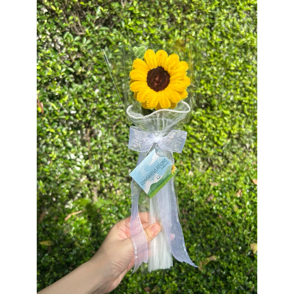 [พร้อมส่ง] ช่อดอกทานตะวันกำมะหยี่สีเหลืองพร้อมการ์ดอวยพร ของขวัญวันเกิด ของขวัญวันรับปริญญา ราคา ถูกที่สุด ดีลบีเคเค แกลเลอรีภาพที่ 2