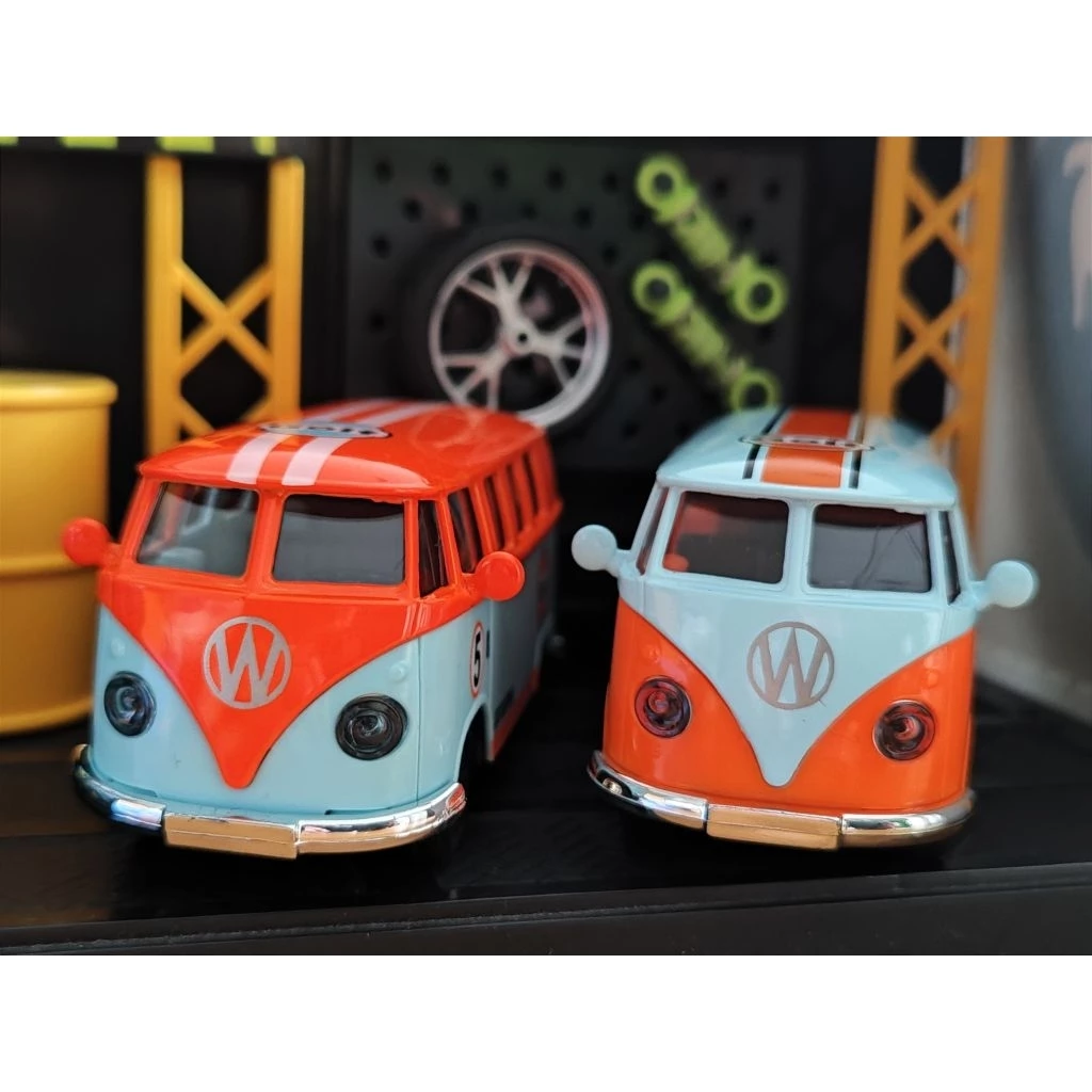 โมเดลรถตู้ Bus รถเหล็ก ไม่มีกล่อง มีลาน เปิดประตูได้ รถคลาสสิค scale 1/36 แต่เค้กได้