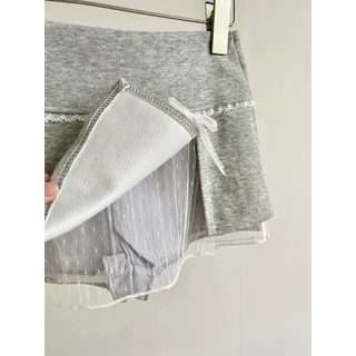 Jennyพร้อมส่ง🍋กระโปรงสั้น กระโปรงมินิ แต่งลูกไม้ ติดโปว์ ทรงเอ ทรงรัดรูป มีซับใน สีพื้น ผ้ายืด สุดฮิด Y2K แฟชั่นผู้หญิง