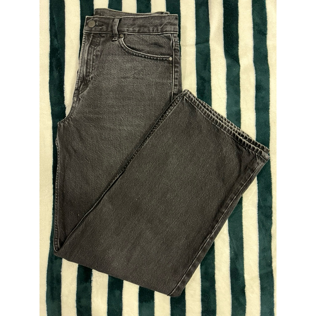 (Used) Low baggy jeans ยีนส์ทรงกว้าง ขาตรง เอวต่ำ