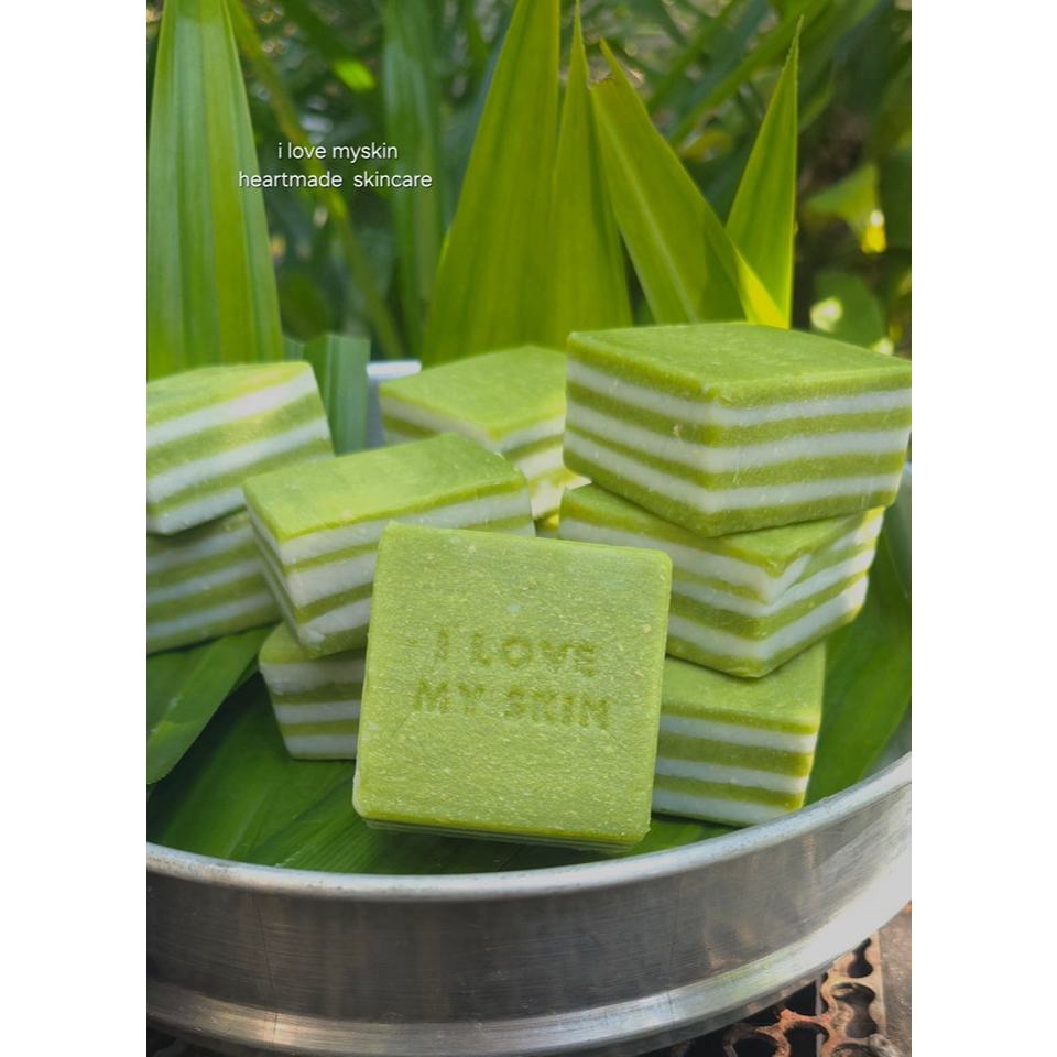 สบู่ขนมชั้นเตยหอมมะพร้าวอ่อน KHANOM CHAN SOAP 125g