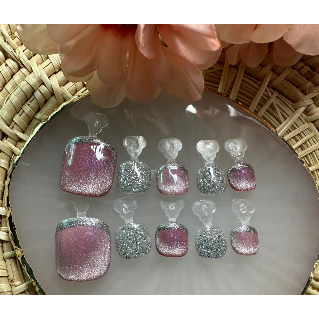 เล็บปลอมติดเล็บ(เล็บเท้า) เล็บสีชมพูออ่นลูกแก้วเงาๆ