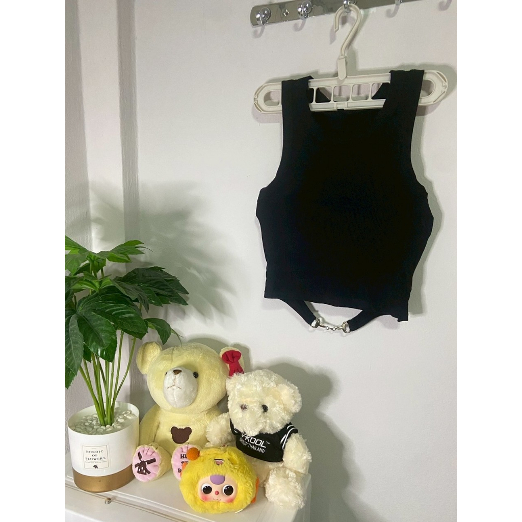 JK.shop(สินค้ามือสอง) เสื้อกล้าม เสื้อสายเดี่ยว เสื้อแขนกุด เสื้อครอป S/M