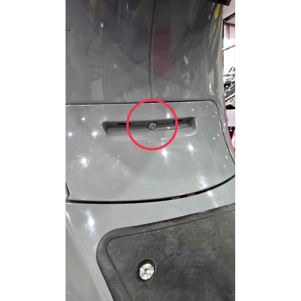 vespaน๊อตฝาหัวเทียน+น็อตฝาปิดแบต(ราคาต่อ 1 ตัว)