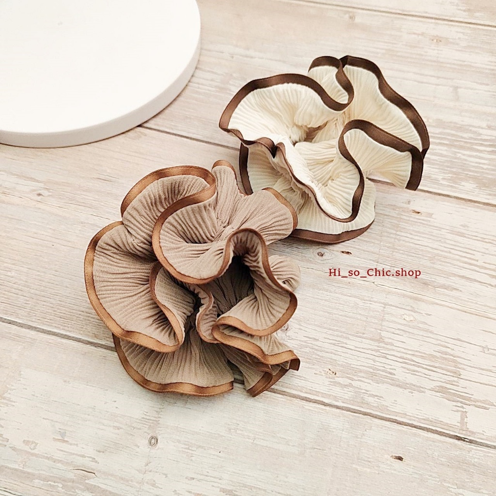 A-ONE ยางมัดผม ยางรัดผม โดนัทมัดผม ยี่ห้อ เอวัน A1 รุ่นขอบริบบิ้น ผ้าพื้น อัดพลีด (ราคาต่อชิ้น) - รูปที่ 2