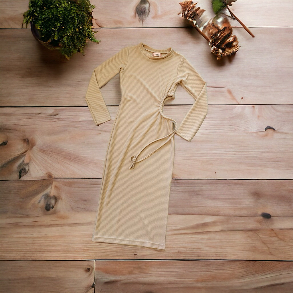 ชุดเดรสงานแฟชั่น ORDER PangPang มือสอง✌️🥰