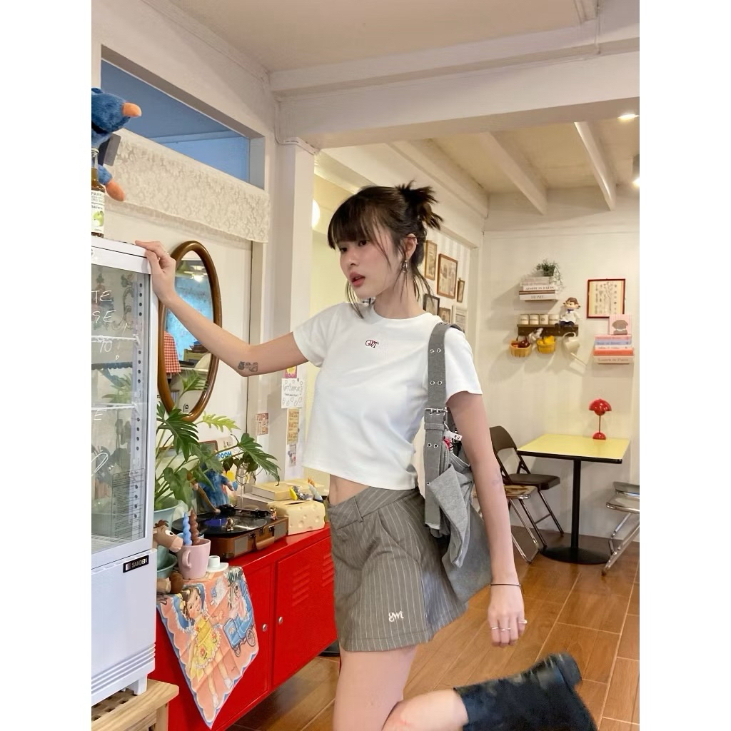 🍦 ส่งต่อเสื้อ Geschwisters"GWT Baby tee" size s พร้อมส่ง (New in pack)