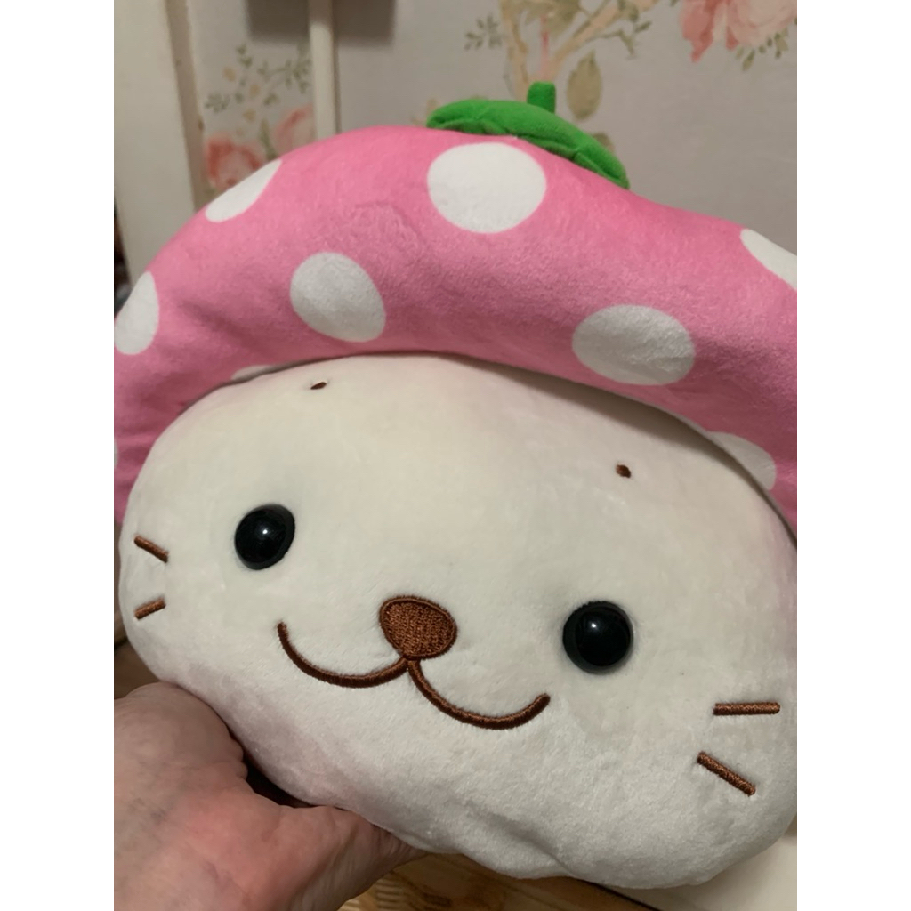 ตุ๊กตาแมวน้ำชิโรตัน Sirotan 20th Anniversary ใส่ชุดสตรอเบอร์รี่ เนื้อโมจินุ่ม ใหม่ป้ายห้อย ของแท้จาก