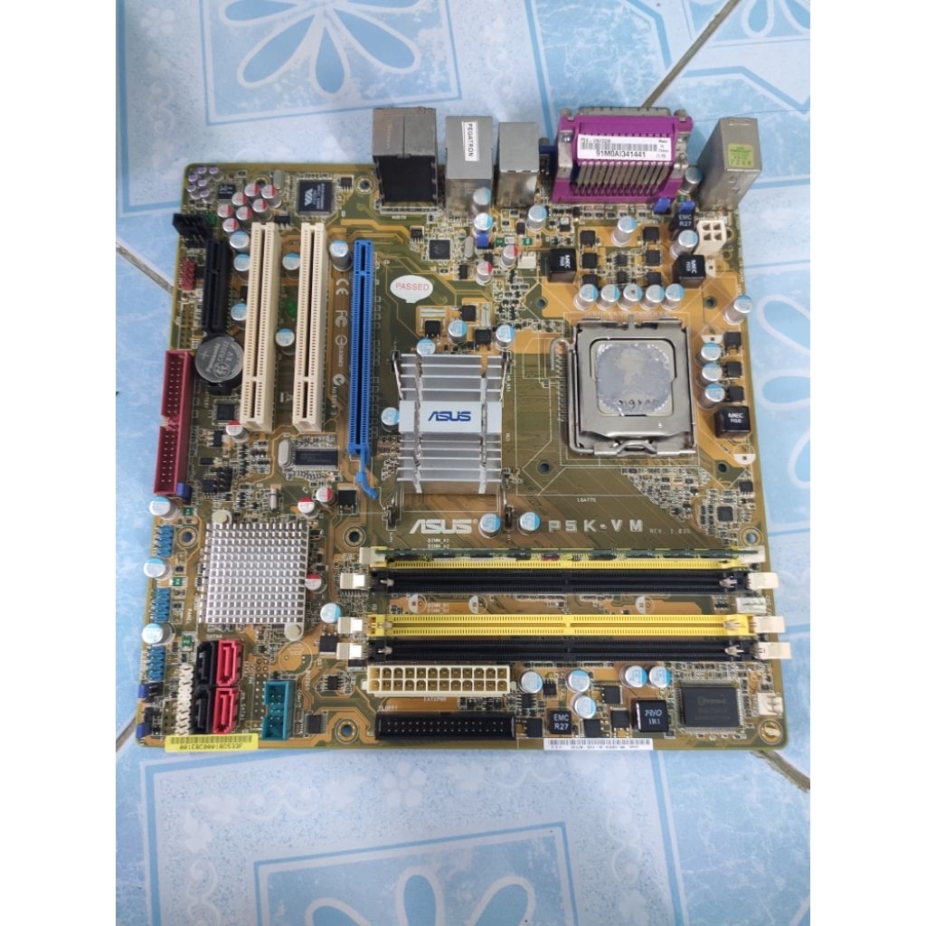 Mainboard ASUS P5KVM(LGA775) พร้อม CPU Intel core 2 duo และ ram DDR2 2 GB(มือ 2 ทั้งหมด)