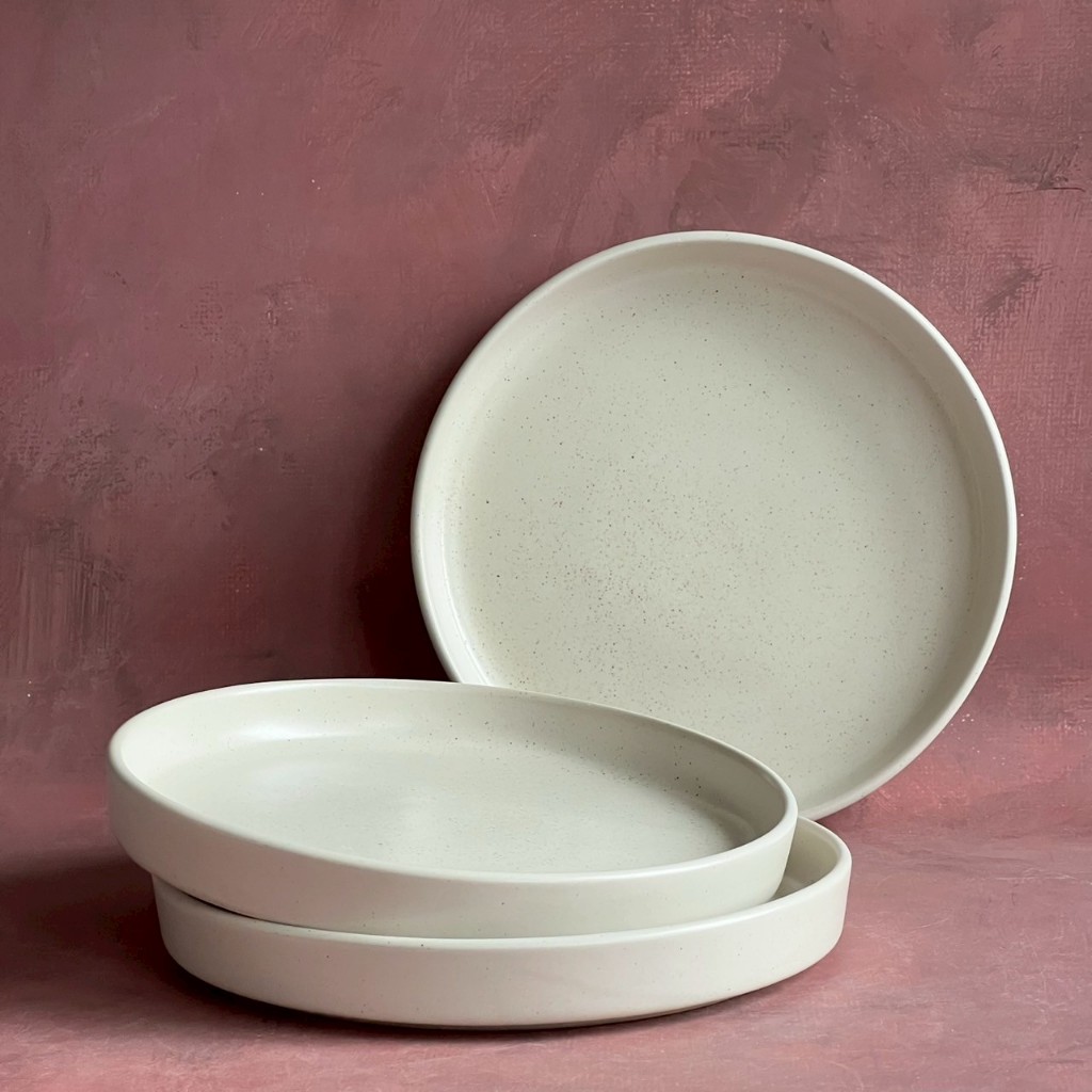 จานเซรามิค จานมีขอบ จานสีขาวอมครีม ขนาด 20 cm Plate Ceramic จานเซรามิก - AT1CERAMIC