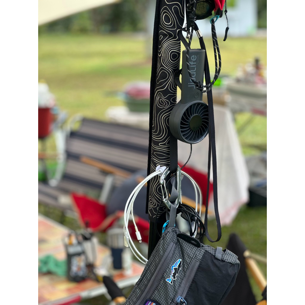 CAMP15 : QuickHang Utility for Tarp Poles / ผ้าหุ้มเสาทาร์ป หรือใช้กับ One Pole Tent