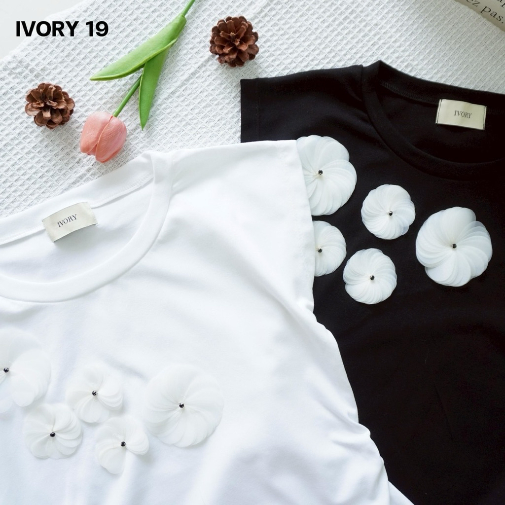 VV802 -IVORY เสื้อยืดแฟชั่น แต่งดอกนูน ผ้ายูนิโคล่ เนื้อนุ่มใส่สบาย - รูปที่ 4