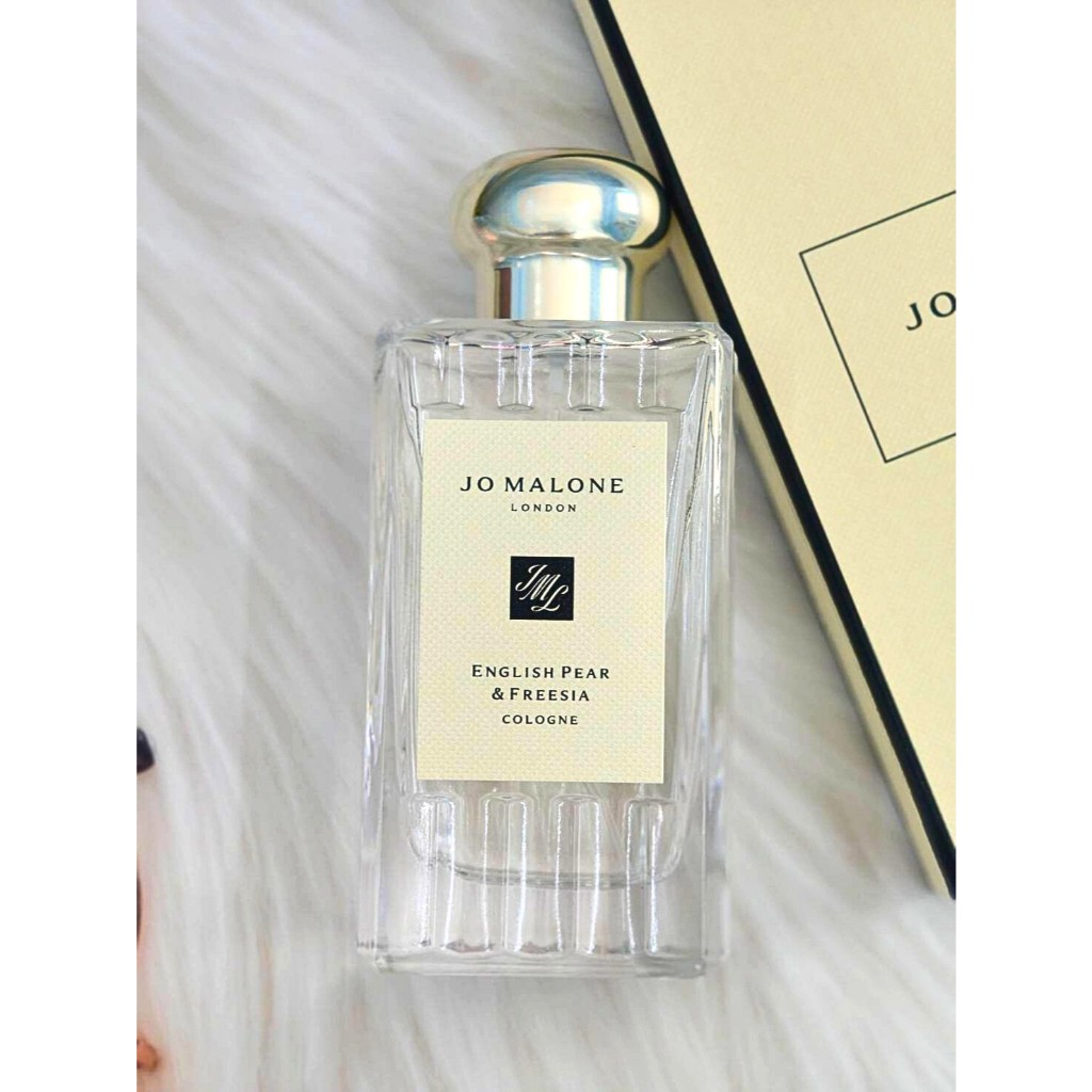 ป้าโจ English Pear and Freesia