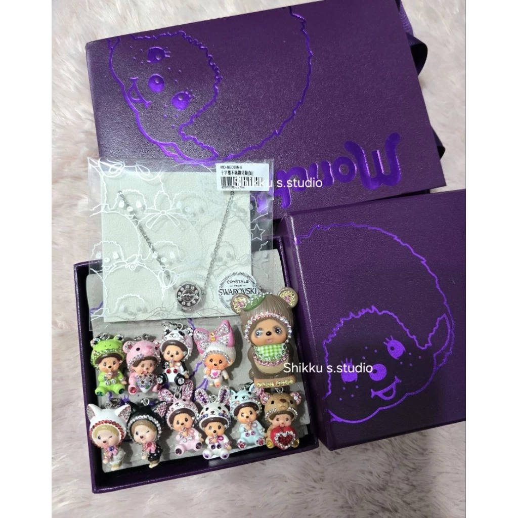 ส่งด่วน1วัน 🧸 Set สร้อย+จี้ Monchhichi x Swarovski ของแท้100% 🍒 แถมจี้เชอรี่ 💕 พร้อมส่งในไทย ✨️ อุปกรณ์ Full Set 1ชุด!!