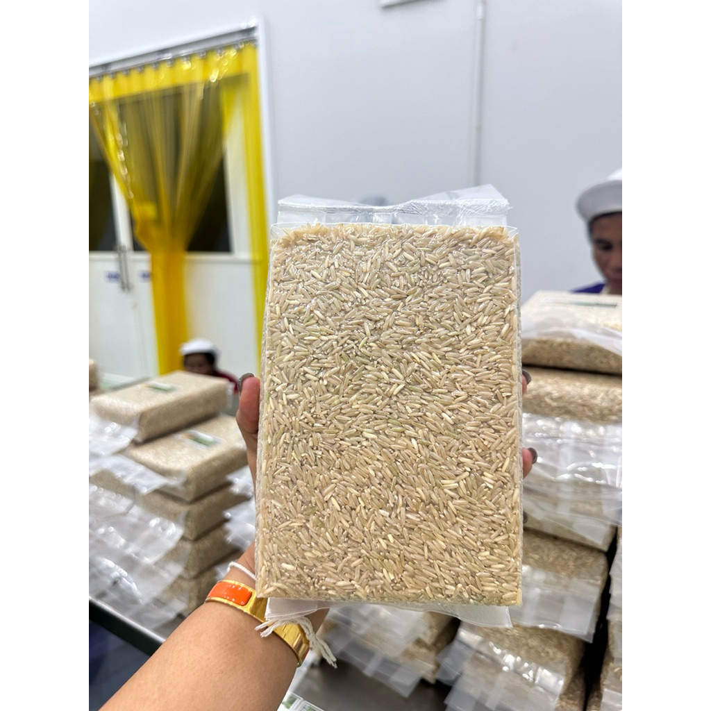 ข้าวกล้องกข.43แพคสูญญากาศ1กิโลกรัม ตราทรัพย์ธนา