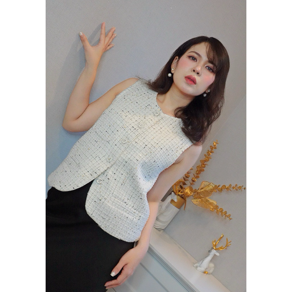 เสื้อกั๊กทวิตแขนกุดแต่งบริ๊งบริ๊ง