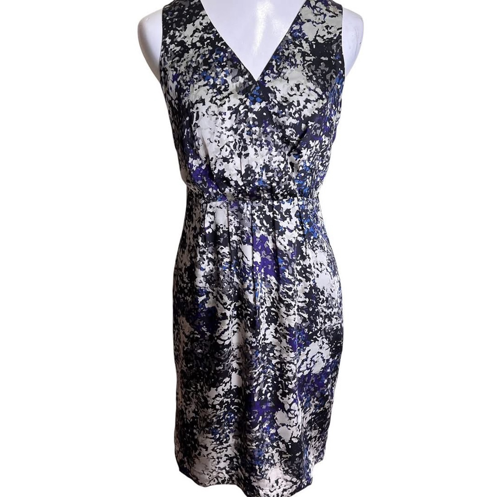 💥ESPADA เดรสคอวี แขนกุด