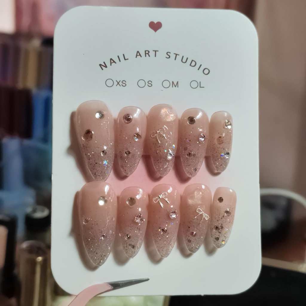 เล็บปลอมลาย🌈ปลายแฟลชสีเงิน💅🏻แถมฟรีกาว-ตะไบทุกชุด