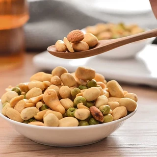 ถั่วรวม ตราเดมี่ Mixed Nuts Demy Brand รสชาติกลมกล่อม เคี้ยวเพลิน (1 ลังมี 24 ห่อ)