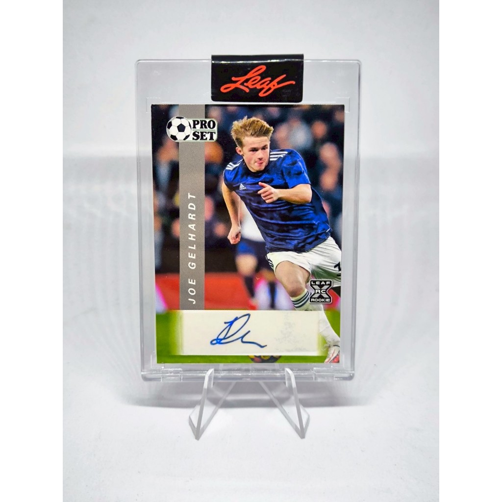 การ์ดลายเซ็น Leaf Pro Set Joe Gelhardt RC Soccer Autograph Leeds United 2022