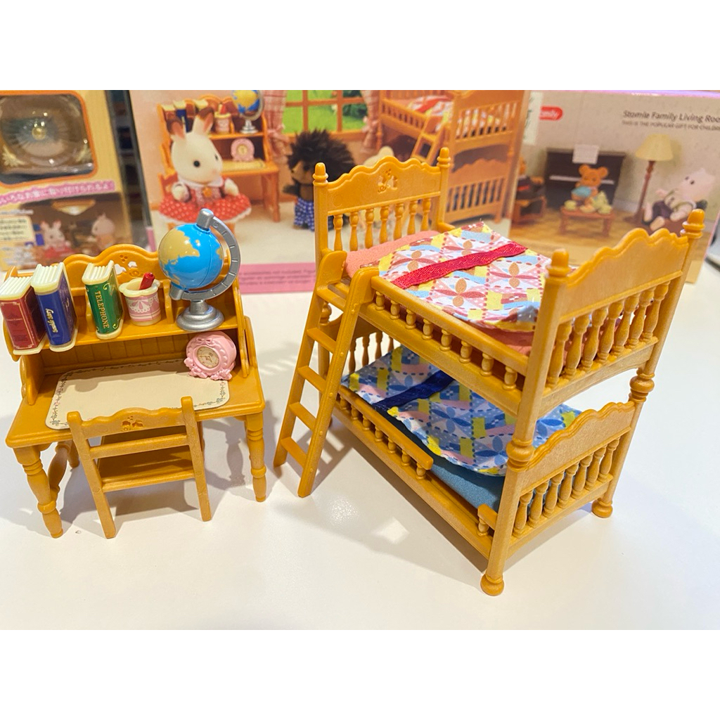 มือสอง  สภาพ 99% Sylvanian Families Children's Bedroom Set