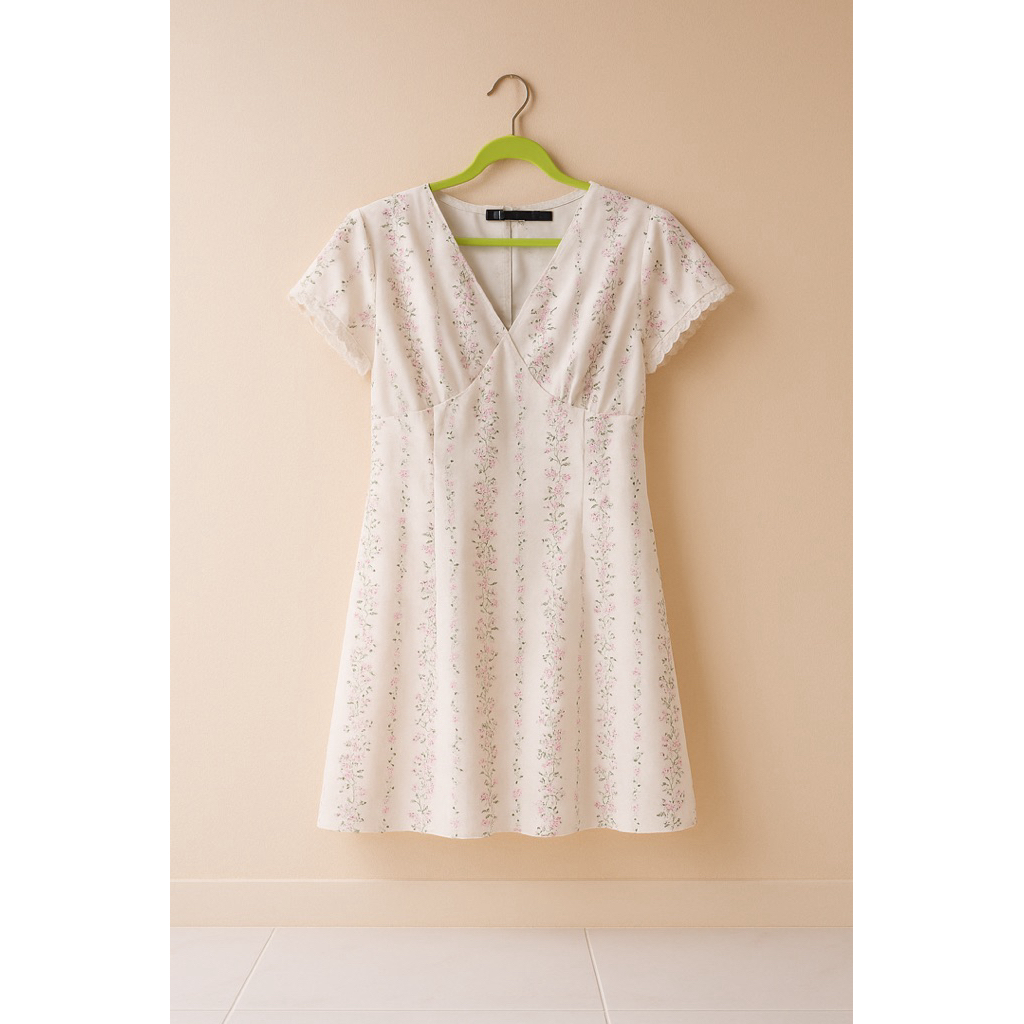 เดรสน่ารัก แบรนด์ Lovito