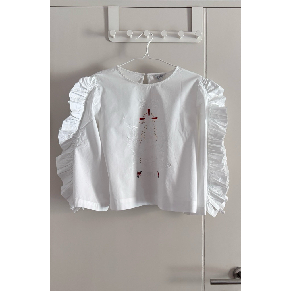 Issue เสื้อแขนระบายอิชชู่ (Thai Designer)