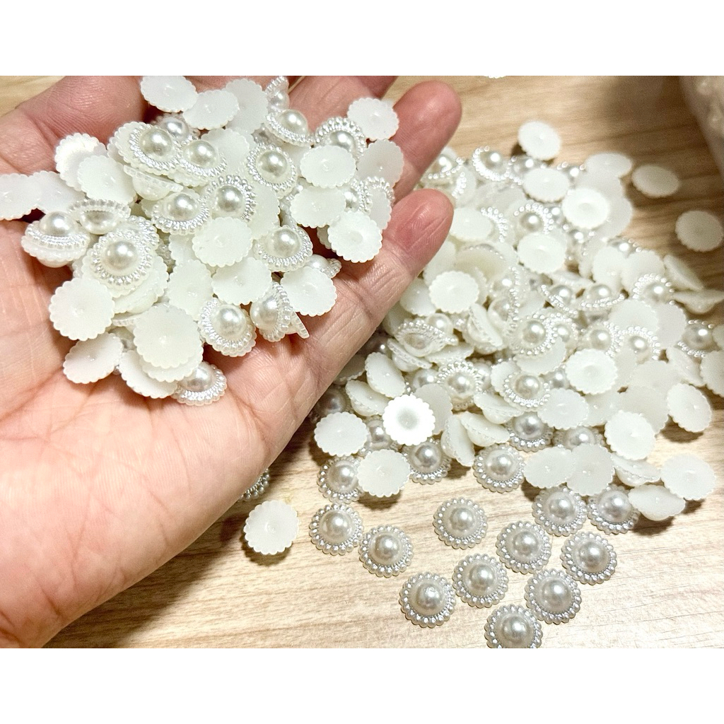 มุกครึ่งชีก ขนาด 11 มิล สีขาว บรรจุ 50ชิ้น/100 ชิ้น พร้อมส่ง