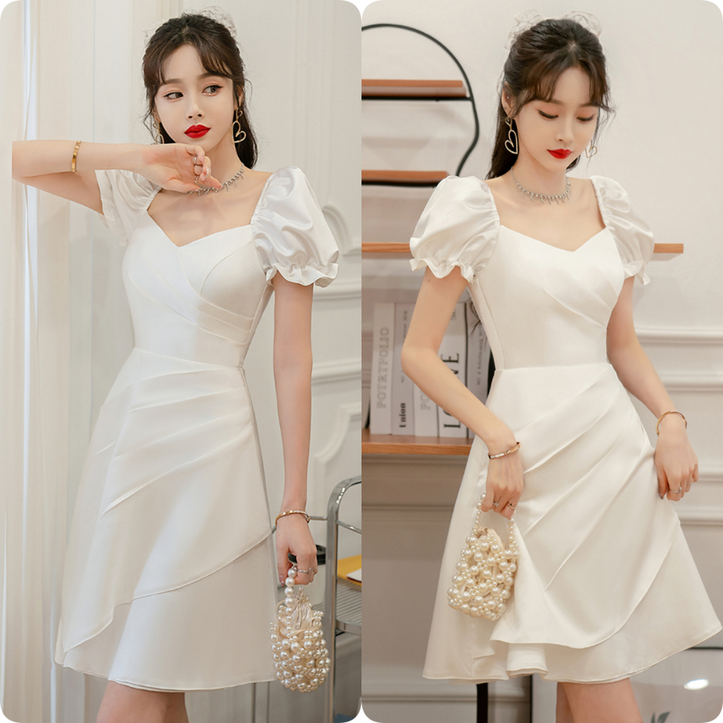 เดรสสีขาว กระโปรงสั้น ชุดไปงานวันเกิด เอวบาง แขนพอง เปิดไหล่