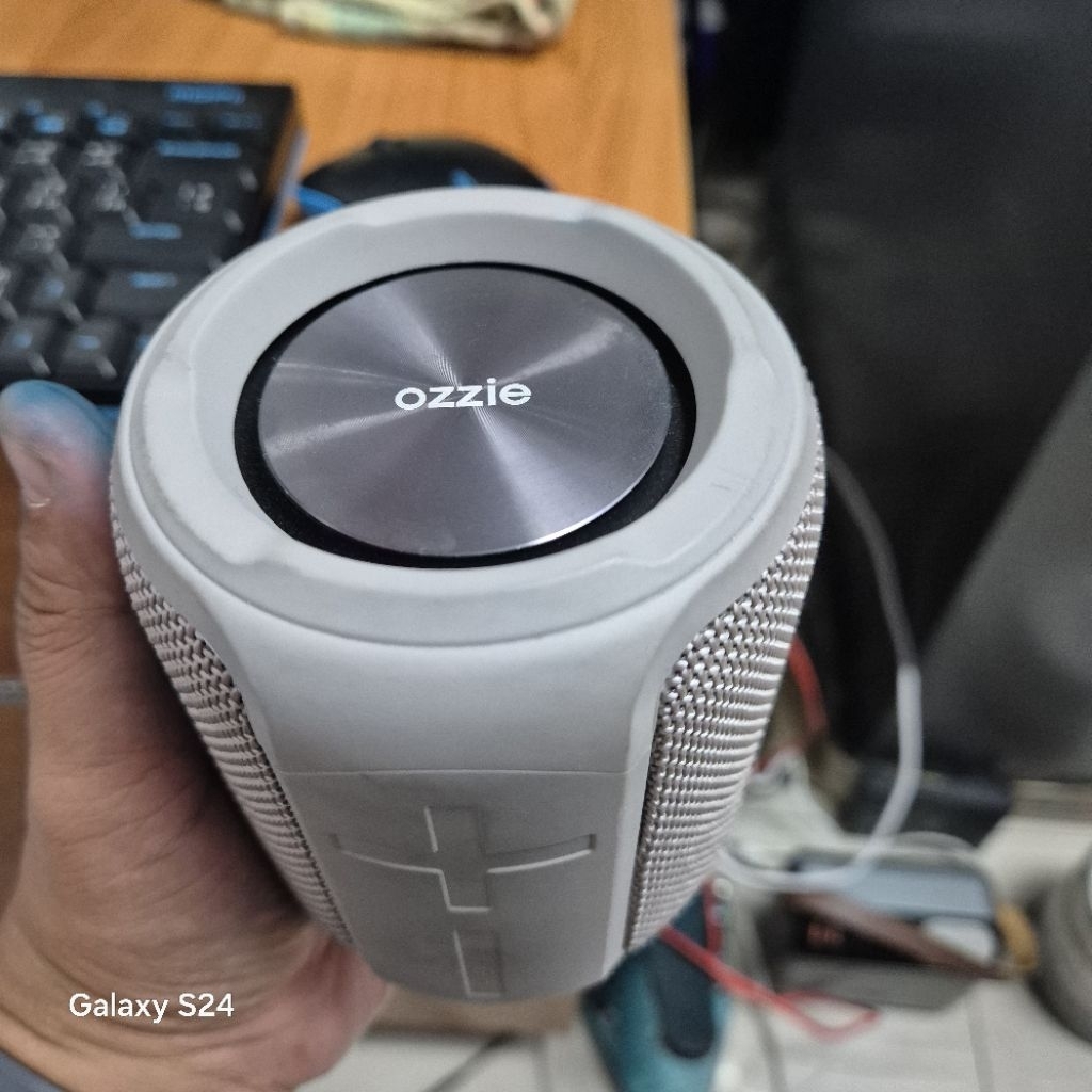 ลำโพงพกพา OZZIE มือสอง เบสหนักมาก
