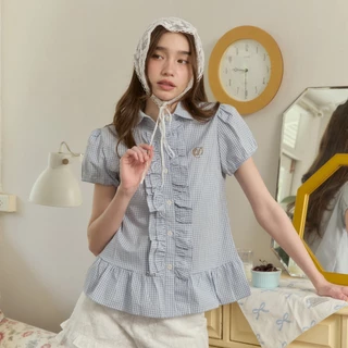 DAILYLOOK.SM --- Dolly shirt เชิ้ตแขนตุ๊กตา ปกคอบัว มีระบายขอบกระดุม/ชายเสื้อ
