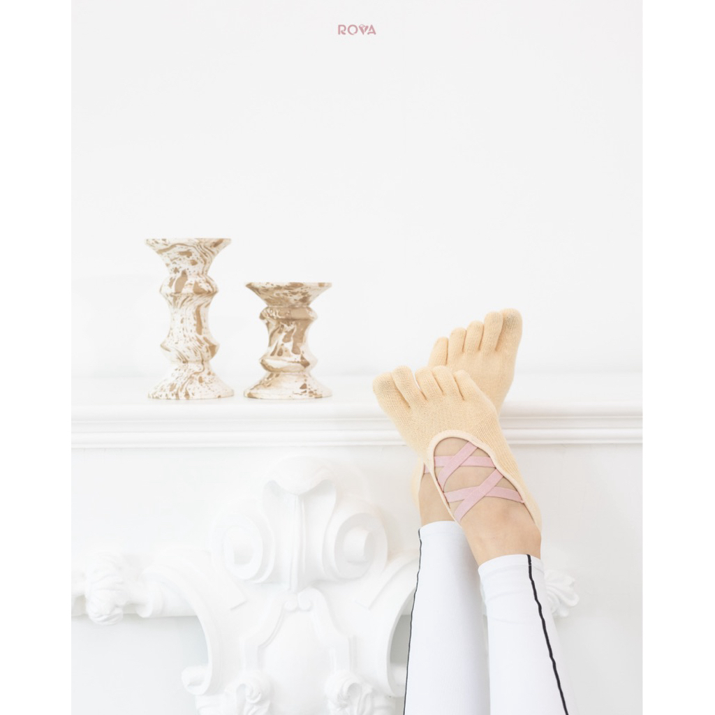 ROVA - Soft Petal Five Fingers Grip Socks (Pilates Socks/ถุงเท้ากันลื่นแบบแยก 5 นิ้ว)
