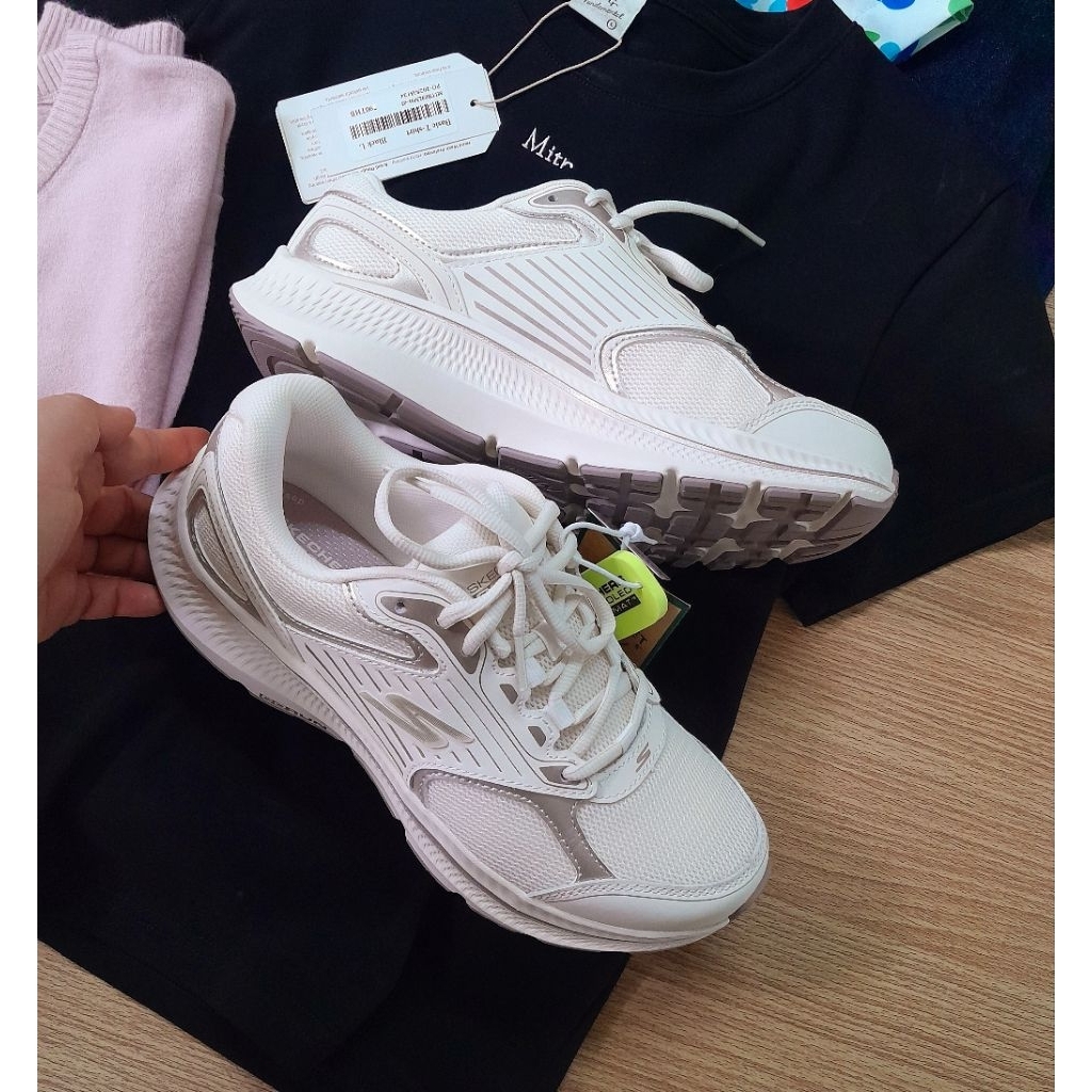 รองเท้าskechersผ้าใบของใหม่