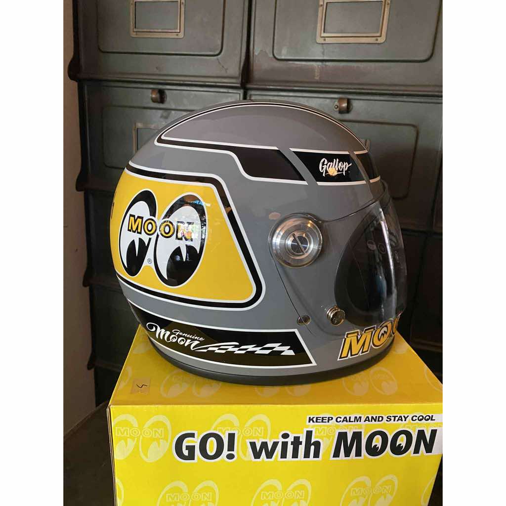 MOONEYES x GALLOP Joint Full Face Hard Hat Lego Hat (Cement Grey)