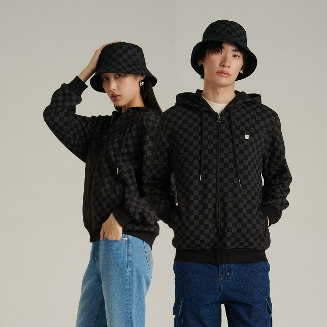 Mc JEANS (แม็คยีนส์) เสื้อกันหนาว Unisex เสื้อกันหนาวมีฮู้ด ทรงเรกูลาร์ Regular Fit Hoodie สีขาว MJHZ232