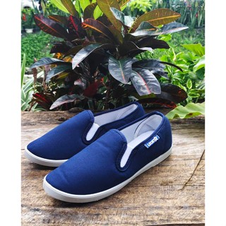 รองเท้าผ้าใบสวมทรงบัดดี้ ยี่ห้อ LEO รุ่น 109 สีกรม สวมใส่สบา…