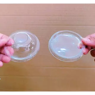 ฝาเรียบ - ฝาโดม ปาก 75 mm. ไม่เจาะรูู ปิดถ้วยพลาสติก ยี่ห้อSB (ยกลัง) 2,000 ชิ้น
