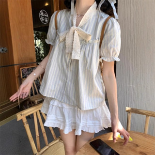 เสื้อเชิ้ตแขนสั้นสีขาวเย็บลูกไม้สไตล์ฝรั่งเศสหวานๆ สำหรับผู้…