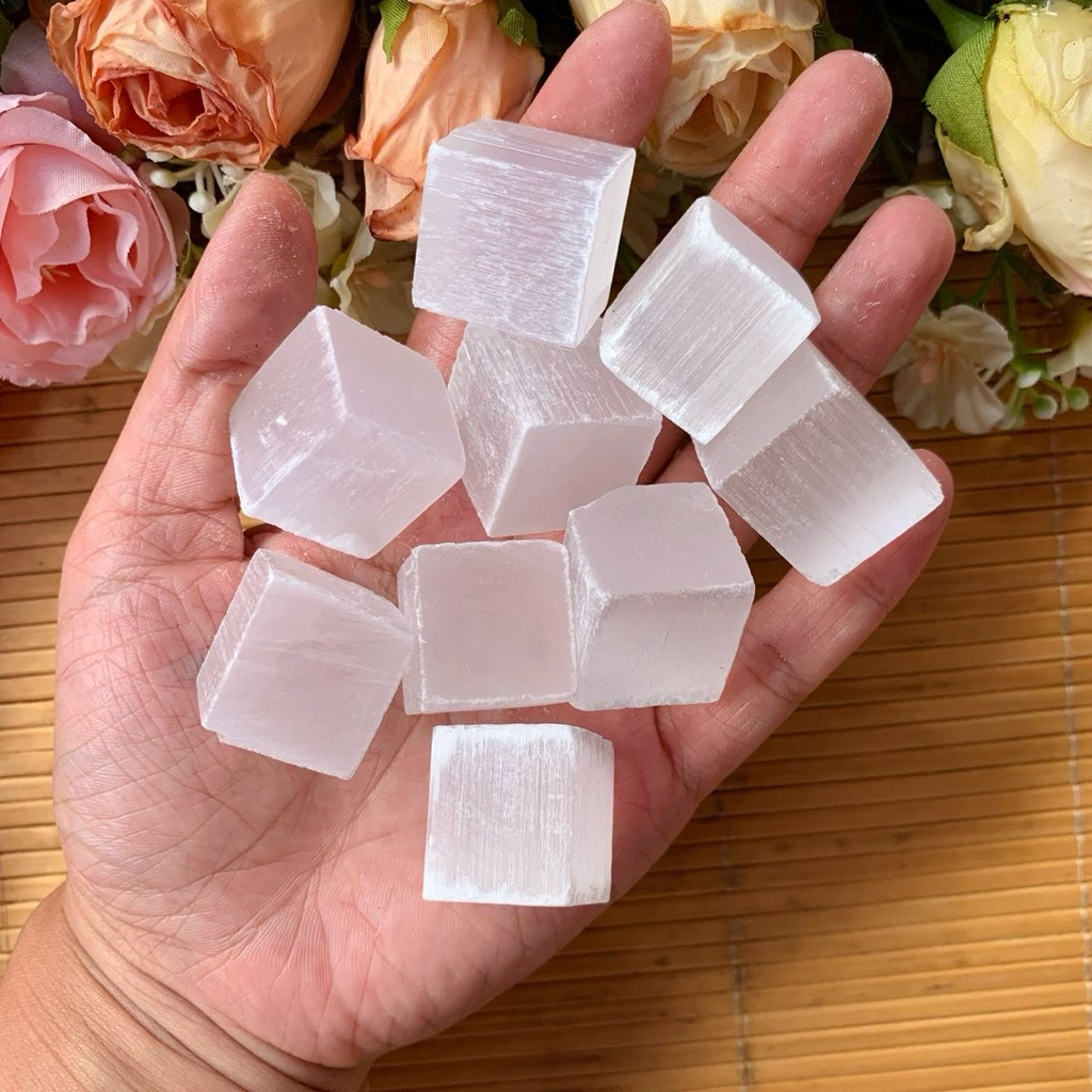 หินเซเลไนต์ (Selenite)