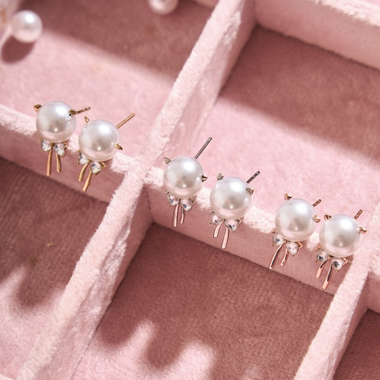 earika.earrings - lady whiskers ต่างหูห้อยไข่มุกรูปแมว วัสดุสแตนเลส (stainless steel) ใส่อาบน้ำได้ เหมาะสำหรับคนแพ้ง่าย