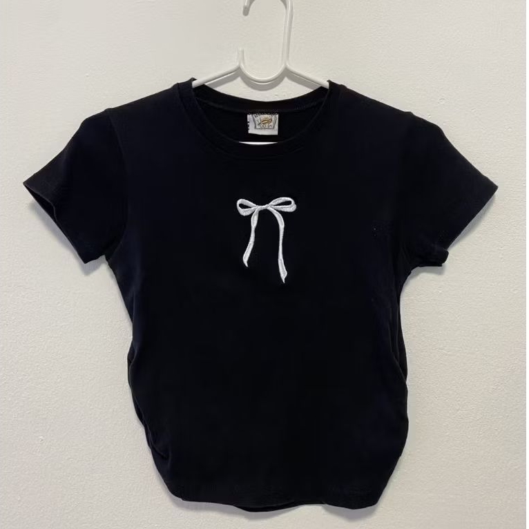 เสื้อมือ 2 | เสื้อยืด สีดำ ไซส์  S M ใส่ได้