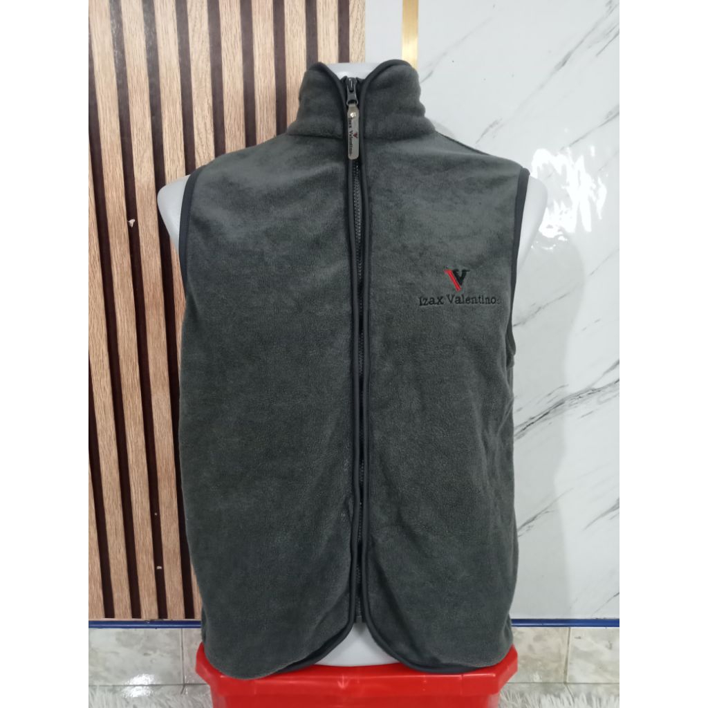 เสื้อกั๊กยี่ห้อ Izax Valentino มือสองกระสอบนำเข้า