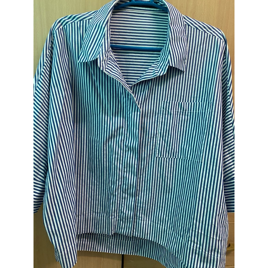 [G2000] เสื้อเชิ้ต G2000 ลายทางขาว-น้ำเงิน สภาพใหม่มากค่ะ💯📌