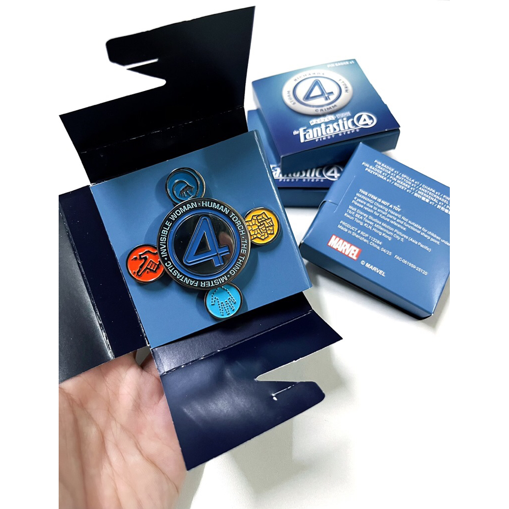 (ทักขอลด30%) เข็มกลัด หมุนได้ The Fantastic 4: First Step เข็มกลัด Spinning Pin Badge จาก SF Cinema