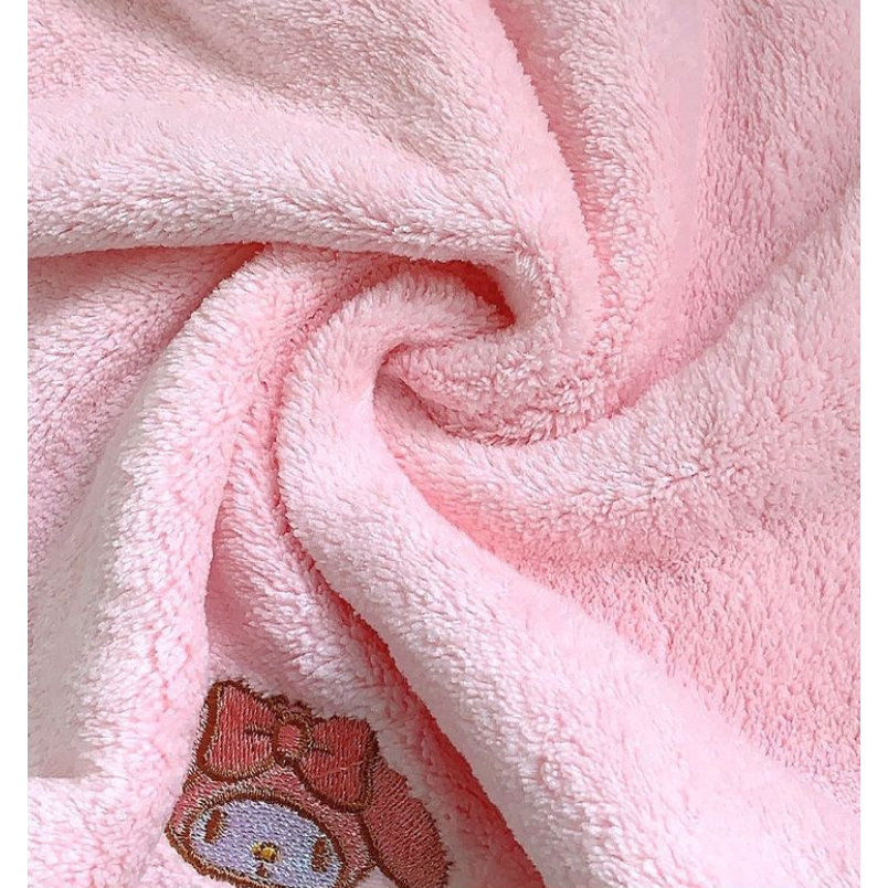 พร้อมส่ง ผ้าเช็ดมือ ลายซาริโอ้ 💦 ขนนุ่ม ซับน้ำดี เซต 5 ชิ้น คละแบบภามภาพเลยค่ะ  ขนาด 30x30cm. - รูปที่ 3