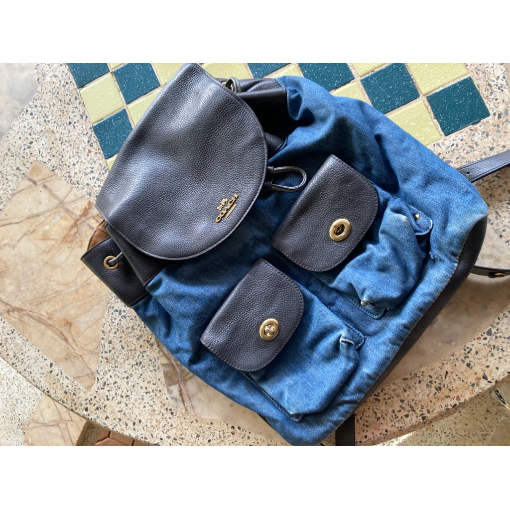 กระเป๋าเป้Coachแท้พร้อมส่งมือสอง