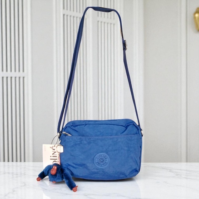 กระเป๋าสะพายข้างKiplingสีน้าเงินของแท้100%