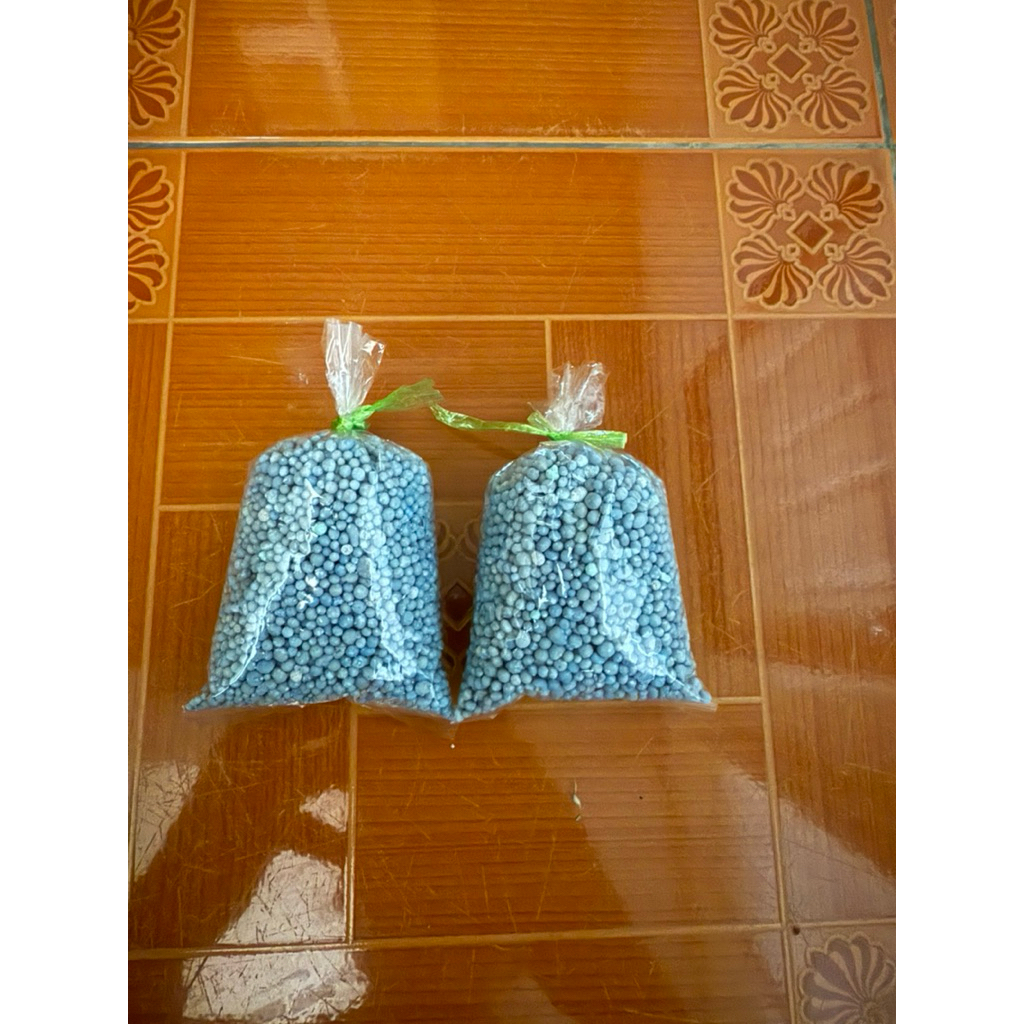 ปุ๋ยเร่งดอกเร่งใบ สูตรผสม ถุงละ 20 บาท