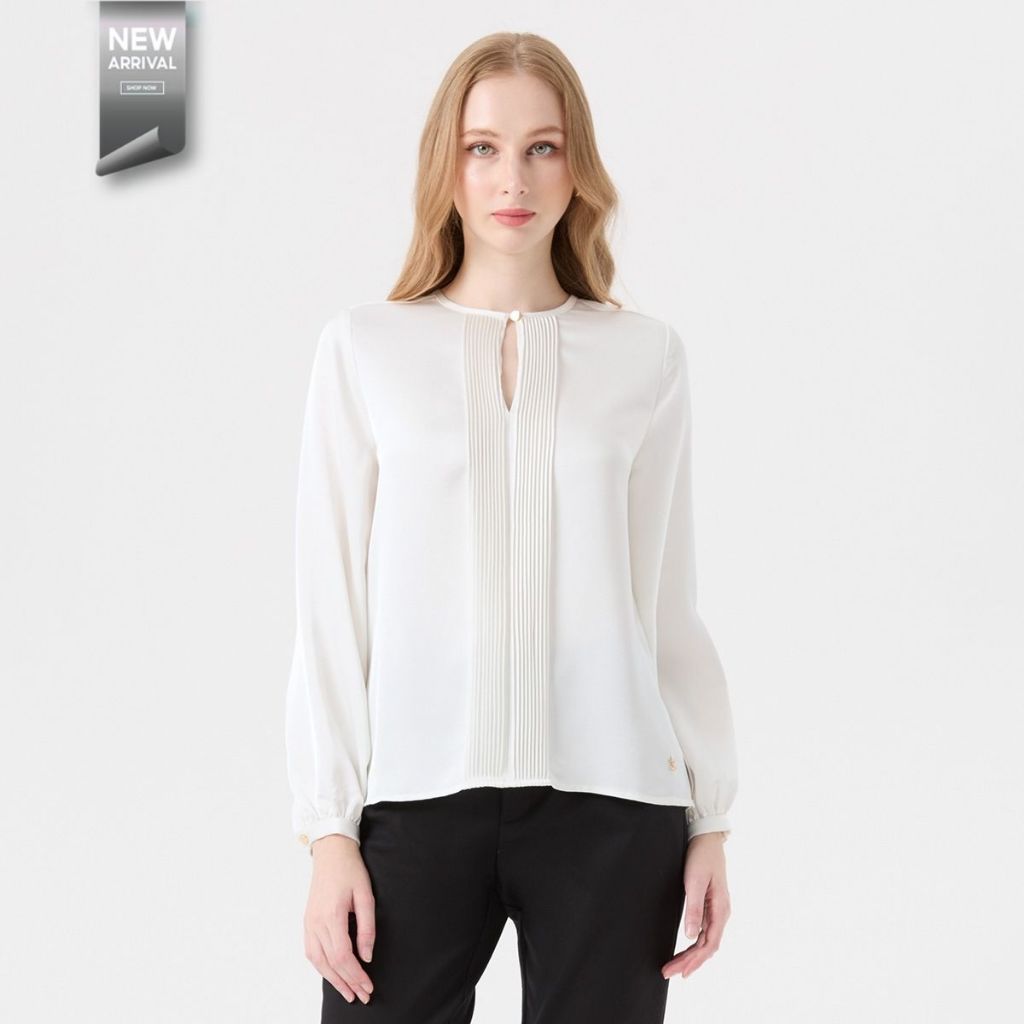 ESPADA เสื้อเบลาส์เย็บจีบด้านหน้า ผ้าซาติน ผู้หญิง สีไอเวอรี่ | Soft Satin Pintuck Blouse | 05066