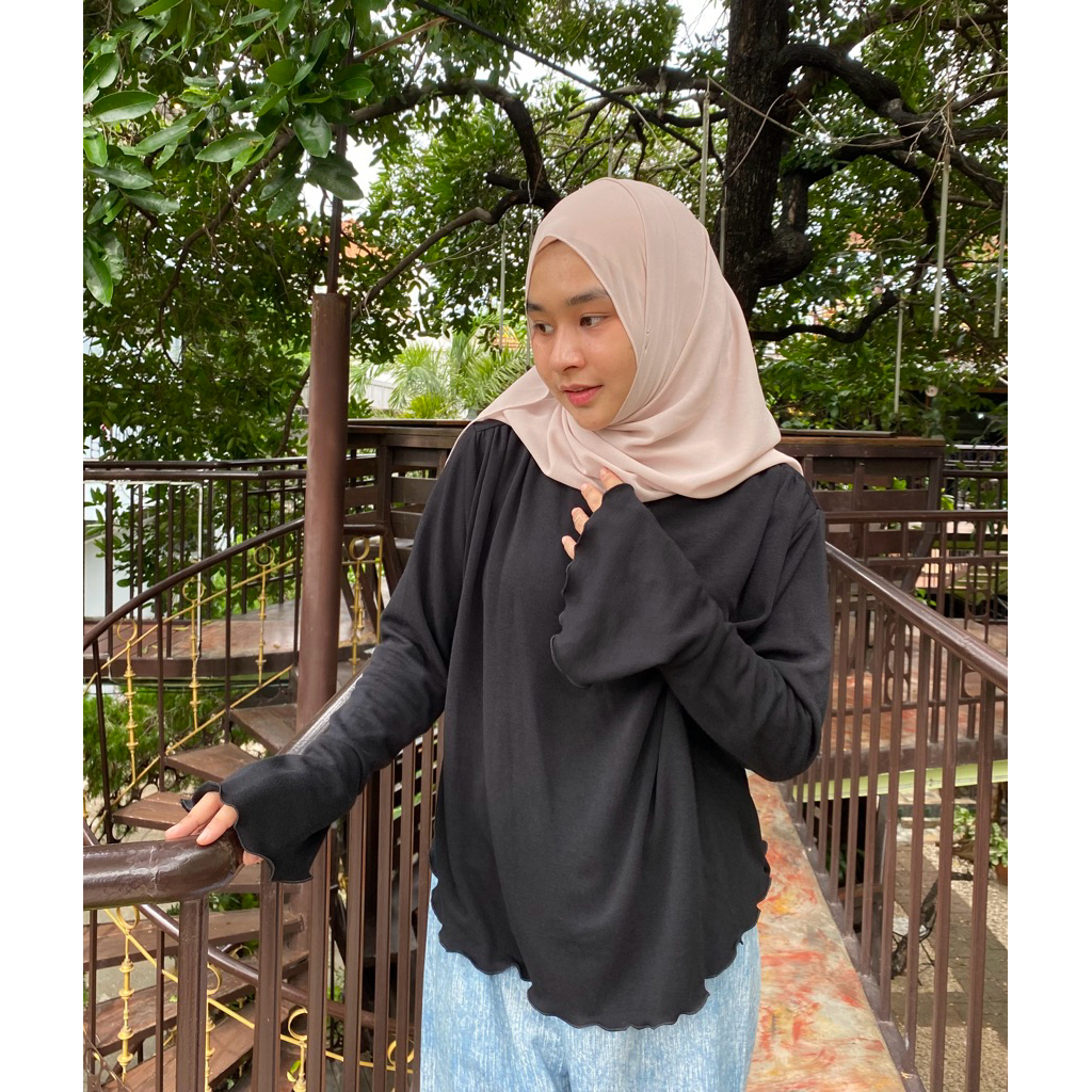 Aiko top   ✿ ♡ เสื้อคอปีน กระดุมคอหลัง แต่งจีบย่นช่วงบ่า2ข้าง ทรงเสื้อปล่อยใส่สบายย